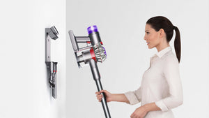 Aspiradora Dyson V8 Advanced (Plata/Níquel)